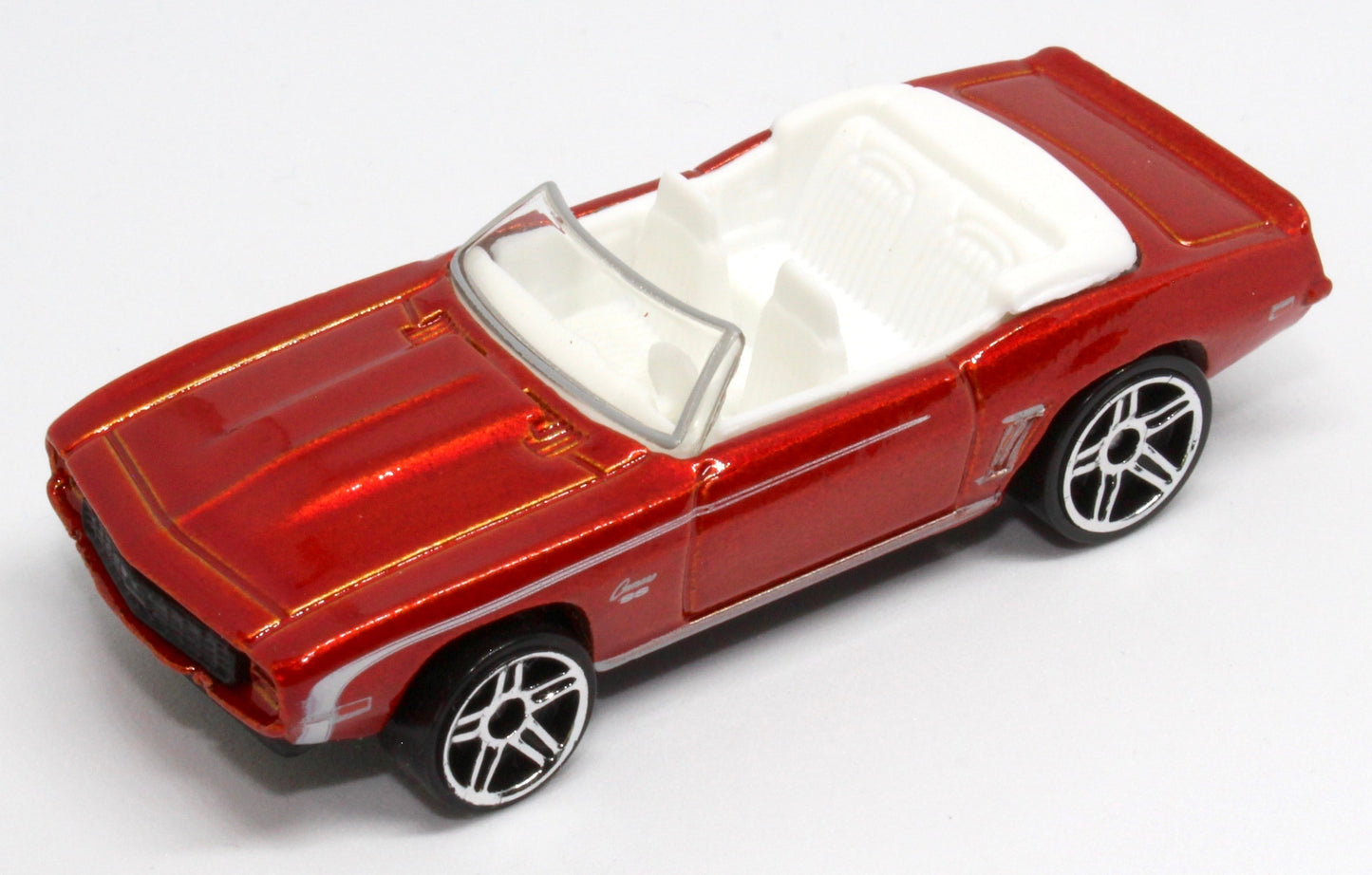 Hot Wheels 2006 - Collector # 021/223 - First Editions 21/38 - '69 Camaro - Orange Red - PR5 Wheels - Chrome Base