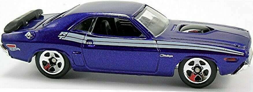 Hot Wheels 2011 - Collector # 012/244 - New Models 12/50 - '71 Dodge Challenger - Purple - USA 'Instant Win' Card