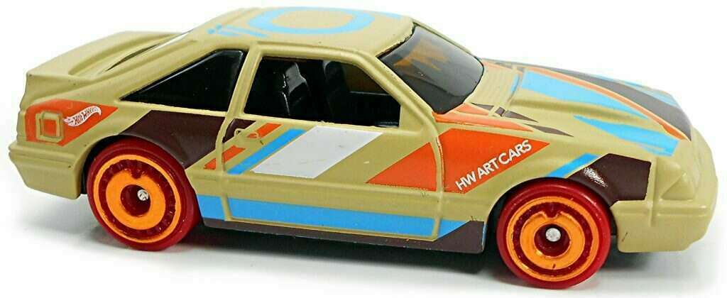 Hot Wheels 2020 - Collector # 090/250 - HW Art Cars 1/10 - '92 Ford Mustang - Matte Tan / 'O' - International Card