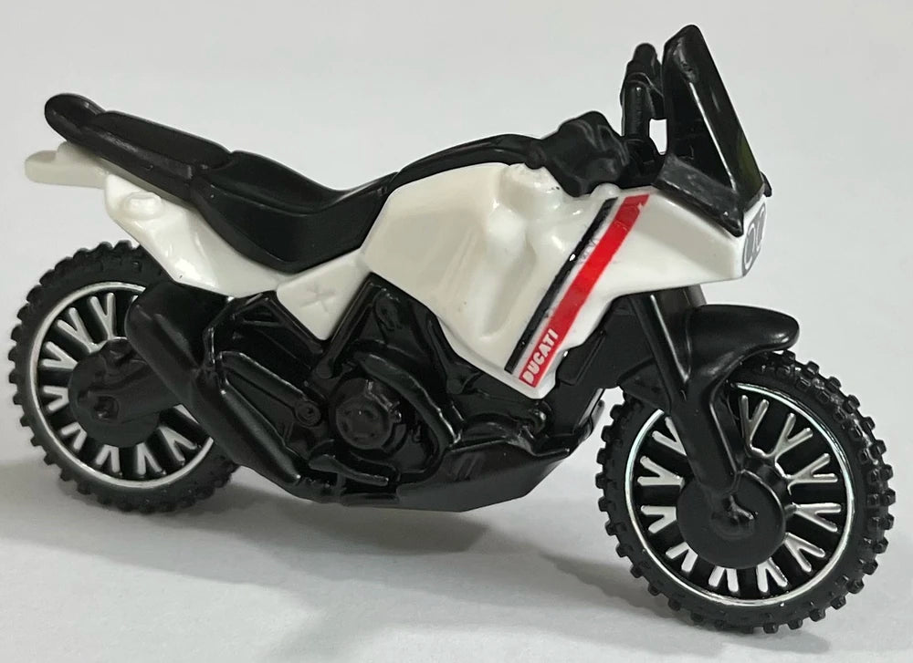 Hot Wheels 2023 - Collector # 067/250 - HW Moto 1/5 - Ducati DesertX - White - USA