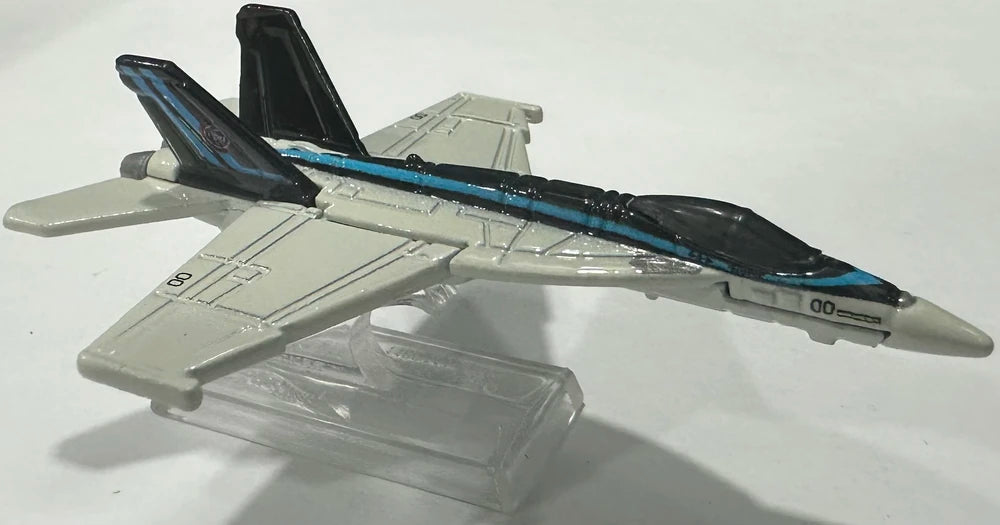 Hot Wheels 2024 - Premium / Pop Culture / Mix 6 / Top Gun Maverick - F/A-18E Super Hornet - Light Gray - Metal/Metal with Stand