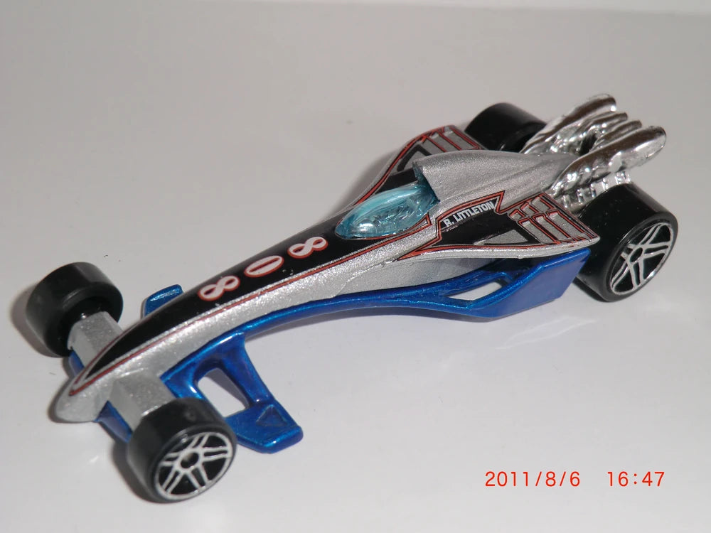 Hot Wheels 2002 - Collector # 239/240 - Greased Lightnin' - Silver - Malaysia - USA 'Race & Win' Card