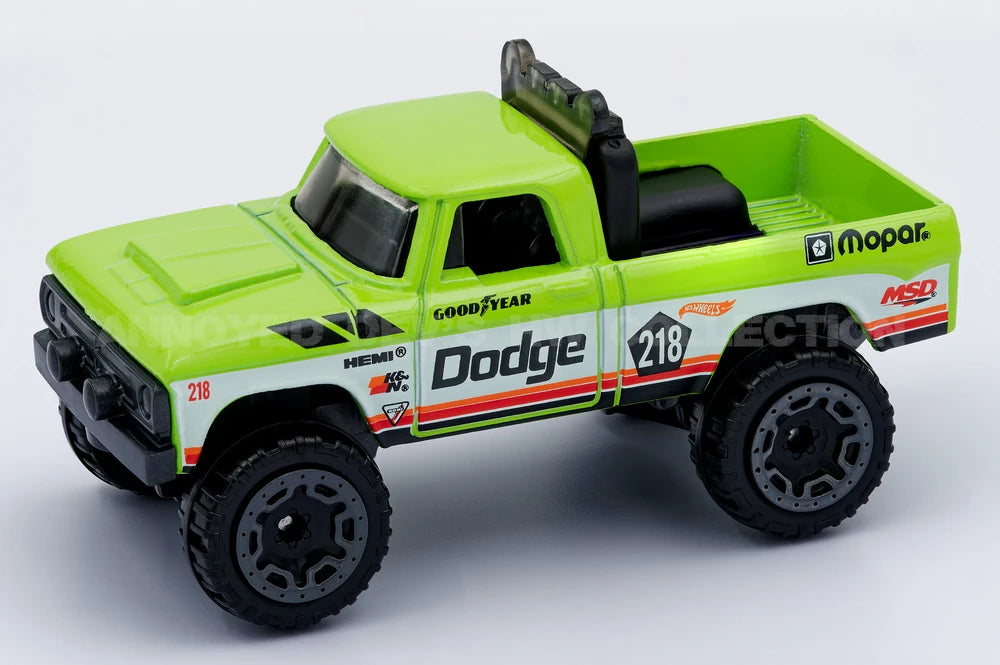 Hot Wheels 2025 - Collector # 056/250 - HW Dirt 2/10 - '70 Dodge Power Wagon - Bright Green - USA Card