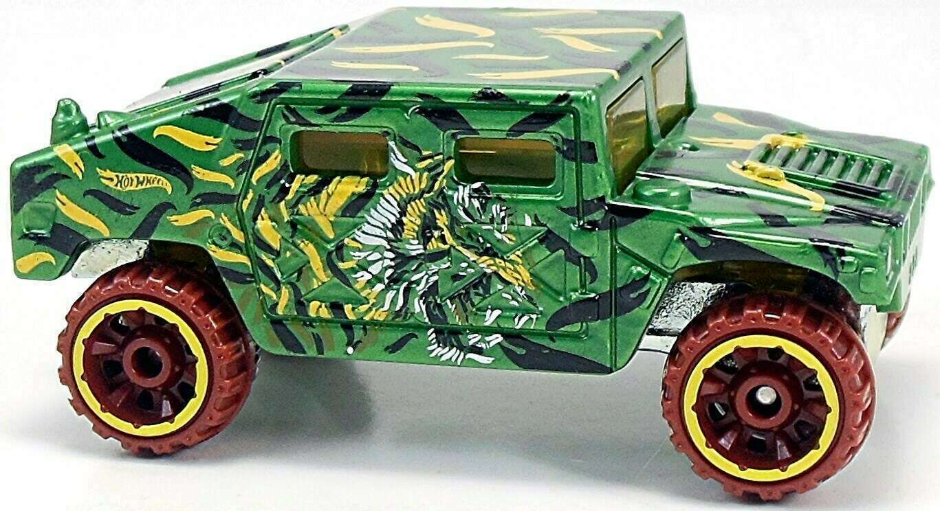 Hot Wheels 2015 - Collector # 105/250 - HW Off-Road / Jungle Rally - Humvee - Green - USA 'Epic Race' Card