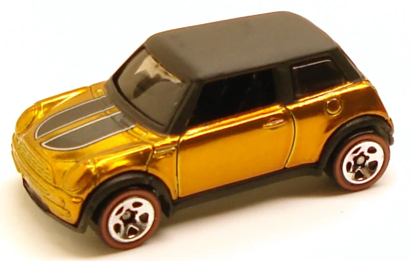 Hot Wheels 2009 - Classics Series 5 # 15/30 - 2001 Mini Cooper - Spectraflame Gold - Metal/Metal - 5 Spokes with Redlines - USA