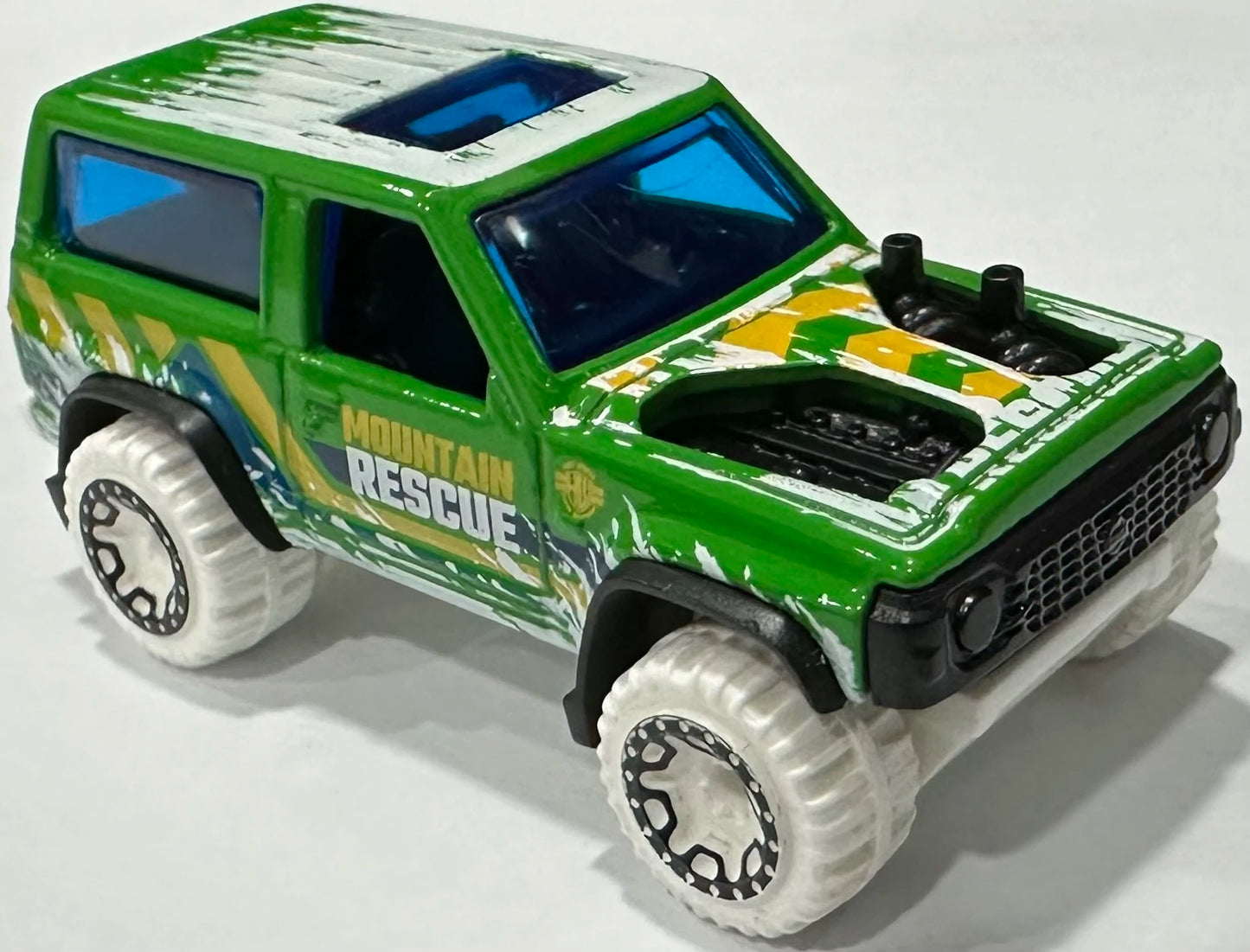 Hot Wheels 2024 - Collector # 034/250 - HW First Response 05/10 - Nissan Patrol Custom - Green - 'Moutain Rescue' - Black BLOR Wheels on White Tires - USA Card