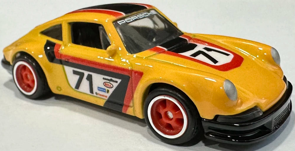 Hot Wheels 2024 - Premium / Car Culture / Exotic Envy 1/5 - '71 Porsche 911 - Yellow / #71 - Metal/Metal & Real Riders