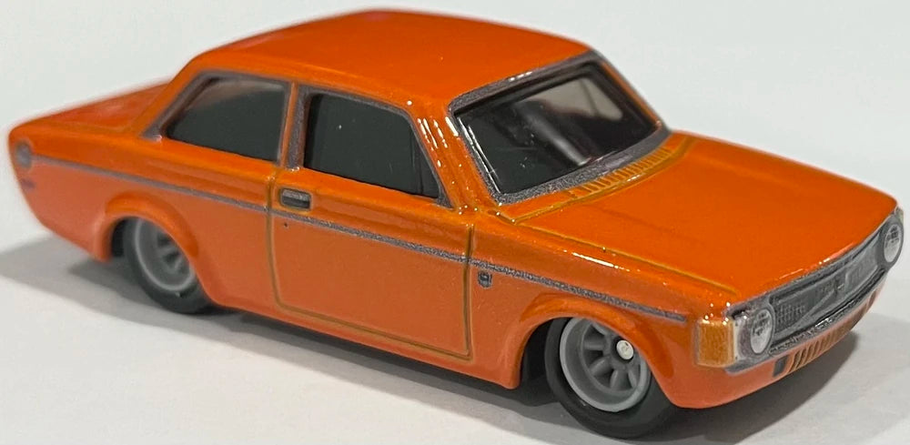 Hot Wheels 2023 - Premium / Car Culture - Canyon Warriors 04/05 - '73 Volvo 142 GL - Orange - Metal/Metal & Real Riders